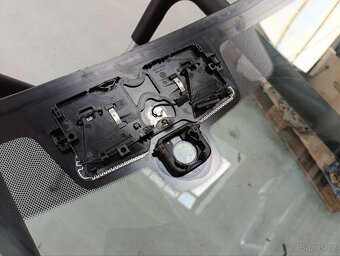 Přední čelní sklo BMW 5 G30 G31 2017 - - 4