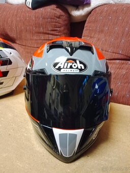 Přilby Airoh GP - 4