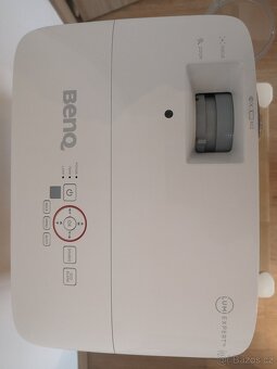 Projektor Benq a plátno - 4