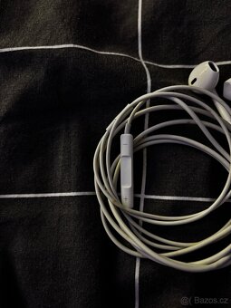 Apple drátová sluchátka Lightning - 4