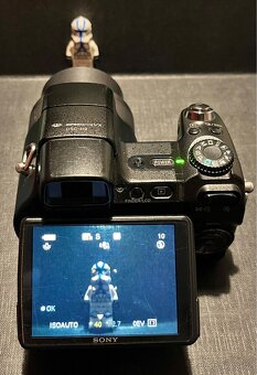 Sony Cyber-shot DSC-H9 – digitální fotoaparát (Night Shot) - 4