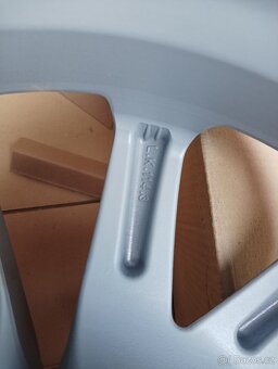 Nepoužitý ALU disk 17" na Mazda 6 - 4