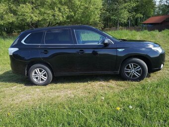 MITSUBISHI OUTLANDER PHEV HYBRID PLNÝ SERVIS - 4