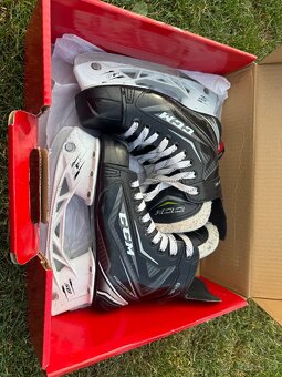 Hokejové brusle CCM vel 35 - 4