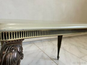 Starožitný mosazný stolek Louis XV. - 4