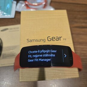 Chytrý náramek Samsung Gear Fit (SM-R350) - 4