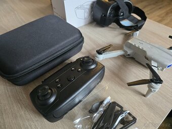 E99 Dron šedý dual kamera + box s příslušenstvím + VR brýle - 4