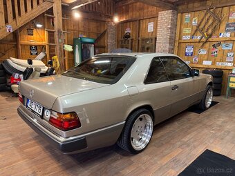 Mercedes Benz w124 coupe 300 ce - 4