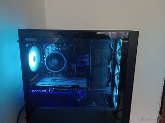 Modrý pc s rx 580 - 4