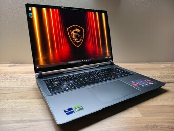 RTX 4090 16GB_MSI VECTOR 16 HX_i9-14900HX_32GB_16" 240HZ 2K - 4