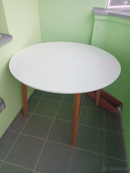 Jídelní stůl - 4