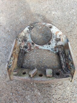 Závěs, konzole, víko Zetor - 4