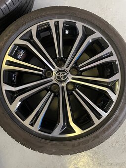 Orig Toyota Corolla r17 + 225/45/17 85-90% - 4