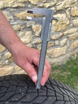 Hankook zimní pneu 205/55 R19 - 4
