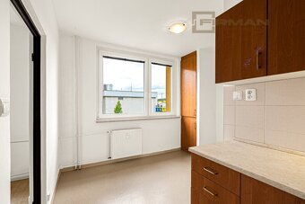Prodej slunného bytu 2+1 62m² s balkonem a dvěma sklepy - 4