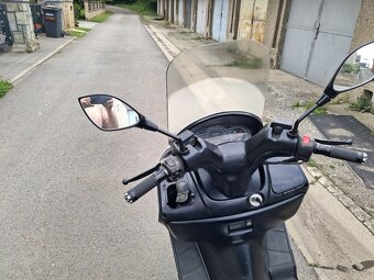 Suzuki Burgman 125 - 4