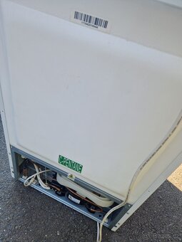 Lednice s mrazakem A++ - 4