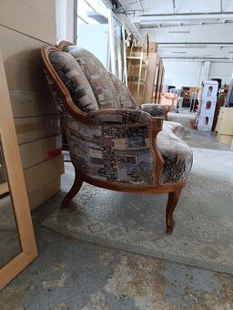 Starožitná sofa. - 4