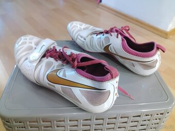 TRETRY SPRINT NIKE ZOOM CELAR 4 38EU - 4