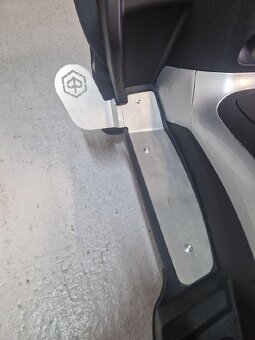 Piaggio MP3 300 400 500 LT nášlapy s před stupačkami - 4