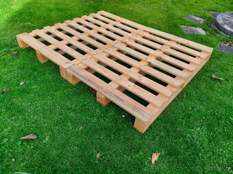 Palety dřevěné velké - 4