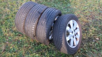 Prodám sadu letních pneu na ORG. ALU discích Toyota Yaris - 4