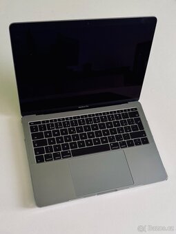 MacBook Pro 13” (2017) – A1708 – 16 GB RAM / 256 GB SSD – Pe - 4