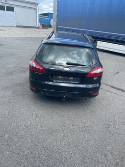 Prodám nepojízdný FORD mondeo - 4