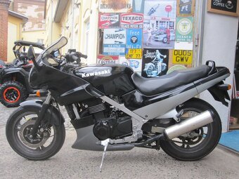 Kawasaki GPZ 500S - 4