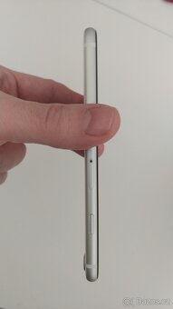 iPhone SE 64GB - 4
