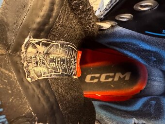 BRUSLE CCM JETSPEED FT6 VEL. 44/8,5D - 4