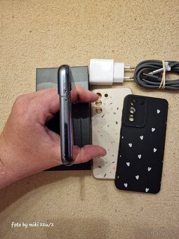 Prodám Samsung Galaxy S21 8/128gb tmavě šedý - 4