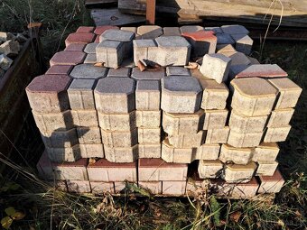 Zbytky zámkové dlažby, různé druhy - za odvoz - 4