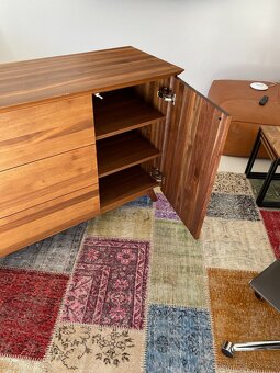 Komoda z masívního ořechu - 4