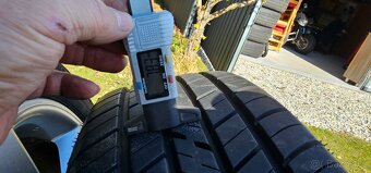 Nissan qashqai 215/60R17 - 4