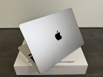 MacBook Air 13,6" 2022 M2 16GB / 256GB Silver - 4
