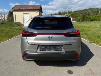 Lexus UX 250h, 2.0L Hybrid - 4