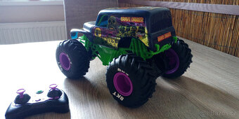 Monster Jam RC Grave Digger 1:15 - 4