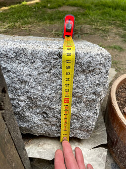 Schodové bloky ze štípané žuly 100x35x18 - 4