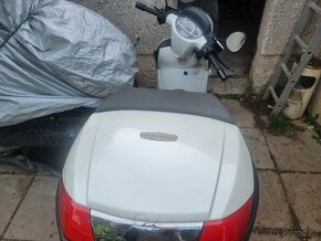 Aprilia Scarabeo 200IE Light - 4