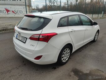 Hyundai i30 kombi 1.6 crdi 1.majitel - 4