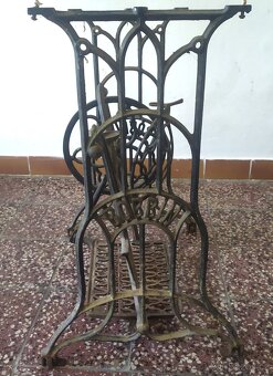 Nabízím rám starého icího stroje BOBBIN firmy R.J. Starý - 4