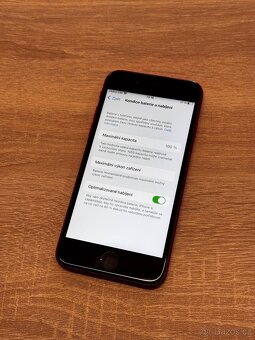 iPhone 8 64GB (nová baterie) - 4