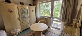 SVĚTLÁ NÁDHERNÁ ZÁMECKÁ STAROŽITNÁ LOŽNICE - 4