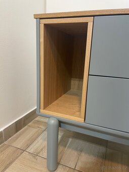 Šedy nočni stolek Corvo - 4