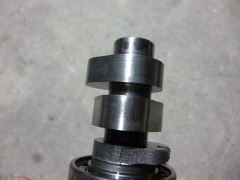 Peugeot Metropolis 400i. Vačková hřídel. Od 2013 - 4