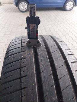Prodám 2 x letní pneu Michelin 235/40/18 - 4