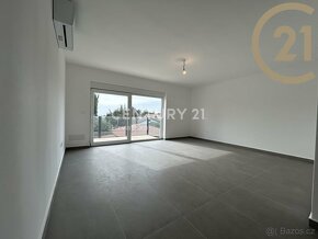 Prodej bytu 3+kk (65 m2) s balkonem, 200 m od moře - Umag, I - 4