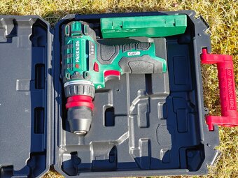 Aku vrtačka Parkside 12V + 2Ah baterka + nabíječka - 4
