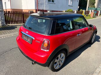 Mini Cooper 1.6 i 88 kw . Výborný stav - 4